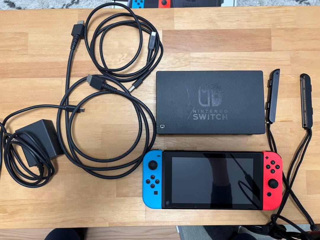 Nintendo Switch 本体 青/赤　コントローラー各種付き