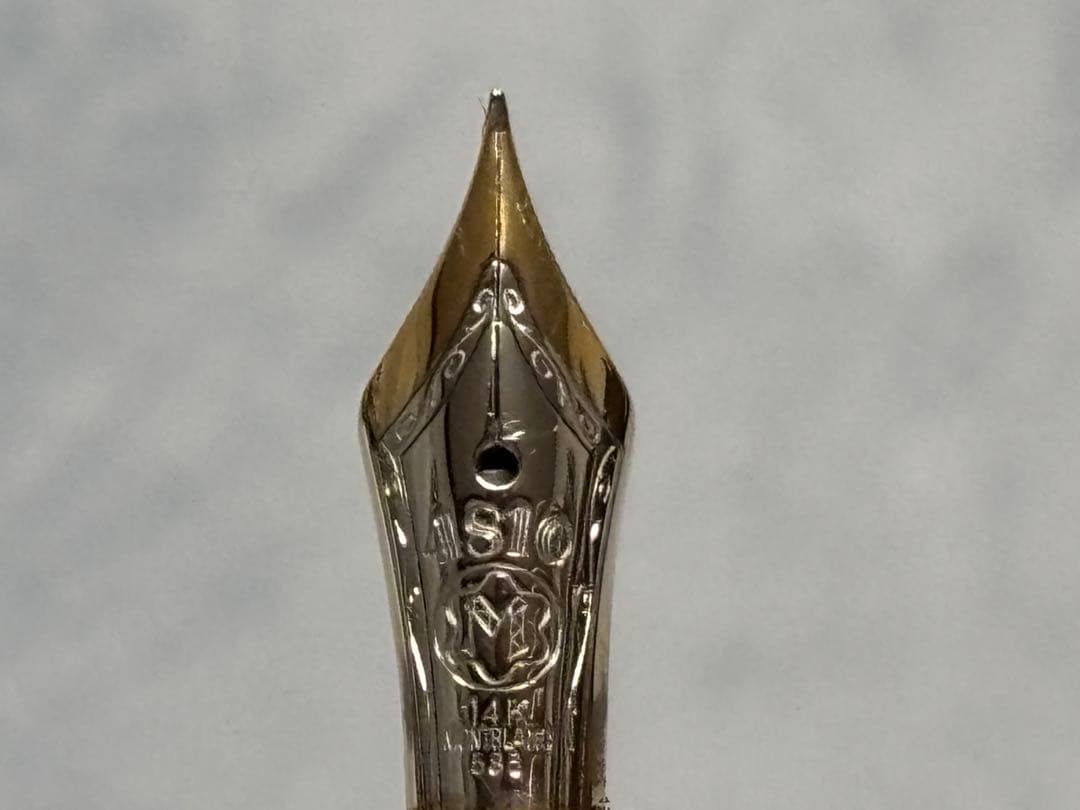 週末特価　Mont Blanc ボエム　万年筆　ペン先１４Ｋ