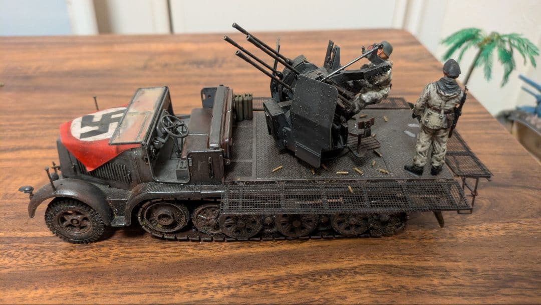 完成品プラモデル タミヤ　1/35スケール ドイツ8トンハーフトラック