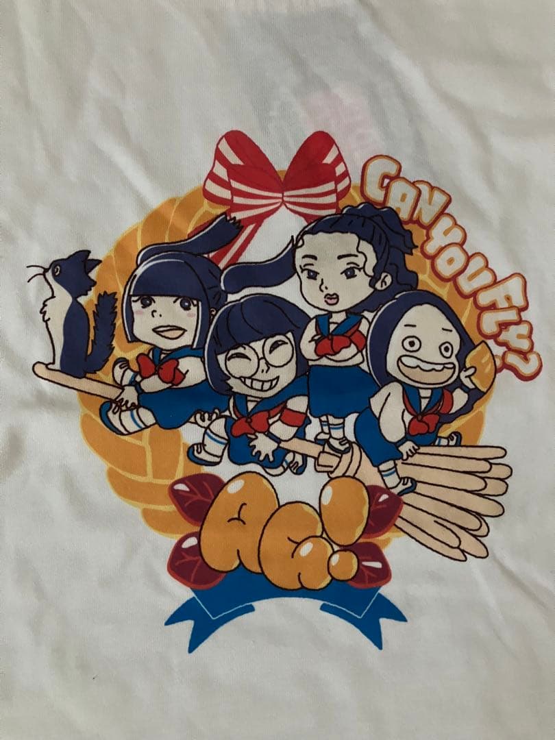 新しい学校のリーダーズTシャツ