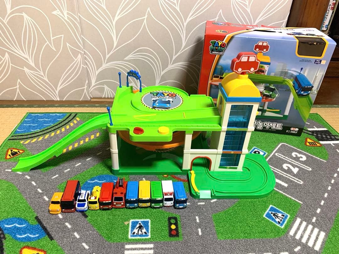 Tayo Play ミニカーセット スロープ付き　タヨバス