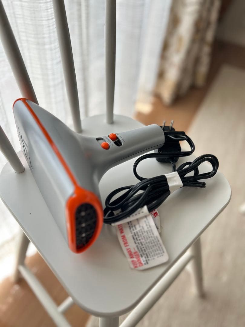 マークニューソン　ヘアドライヤー　 未使用箱入り品　＆　箱無し破損あり品の２点