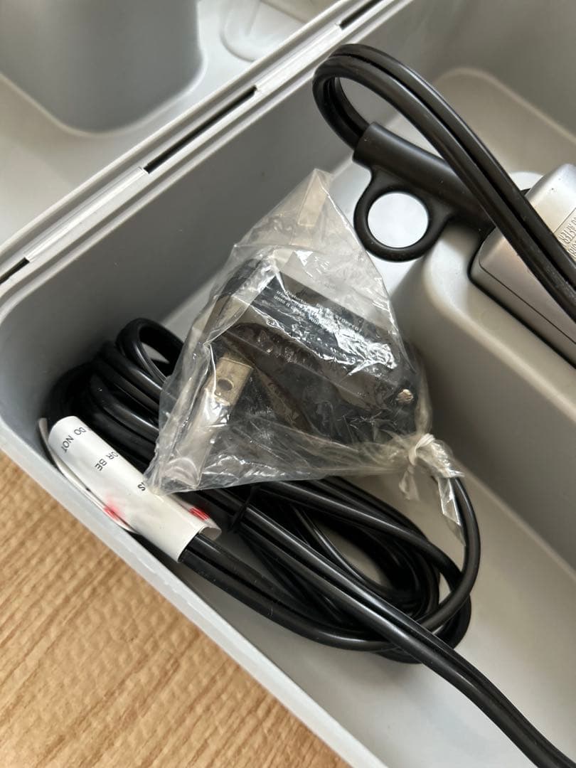 マークニューソン　ヘアドライヤー　 未使用箱入り品　＆　箱無し破損あり品の２点