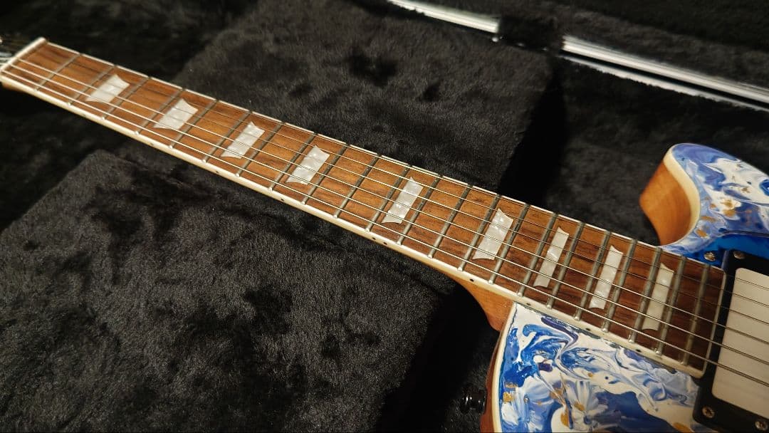 レスポールタイプ　エレキギター フルイドアート