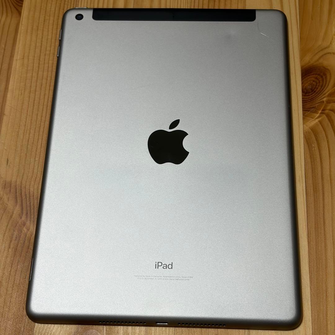 ipad 第6世代 ゴールド32GB セルラーモデル　5730