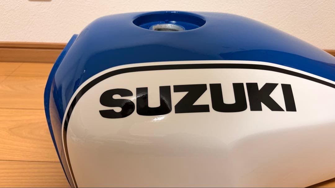 SUZUKI インパルス400タンクGK79Aクーリーカラー　塗装後未使用