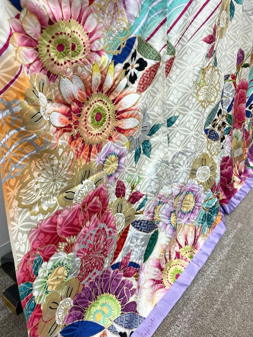 振袖 仮絵羽 ラメ刺繍 金彩 銀彩 紋意匠 個性的 正絹 未仕立て品 八掛付き