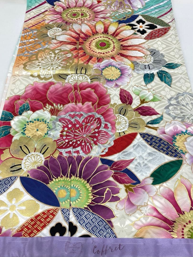 振袖 仮絵羽 ラメ刺繍 金彩 銀彩 紋意匠 個性的 正絹 未仕立て品 八掛付き