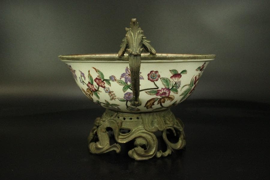 中国美術 色絵 ブロンズ 台 耳付 碗 34.3cmx24cm(LC603)