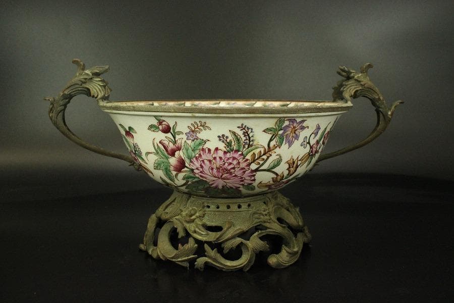 中国美術 色絵 ブロンズ 台 耳付 碗 34.3cmx24cm(LC603)