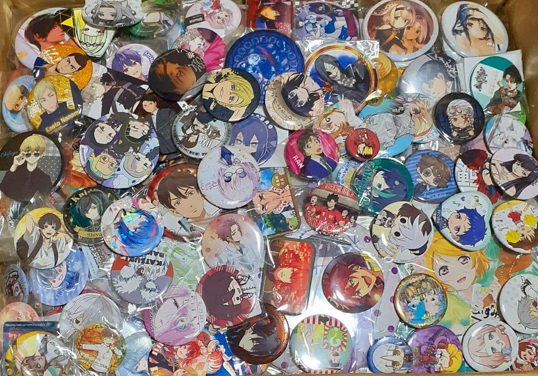 アニメ キャラクター 缶バッジ 大量 1200点 まとめ売り