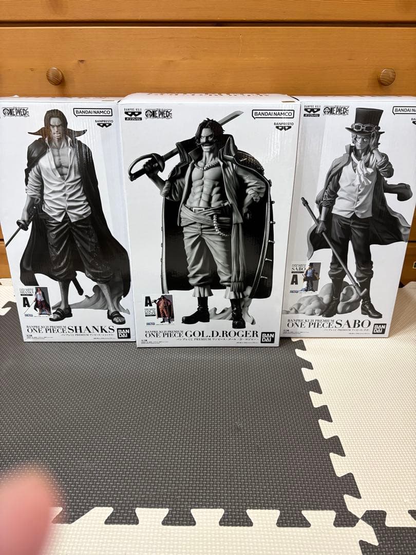 ワンピース バンプレくじ　シャンクス ロジャー サボ　3体セット　A賞　開封