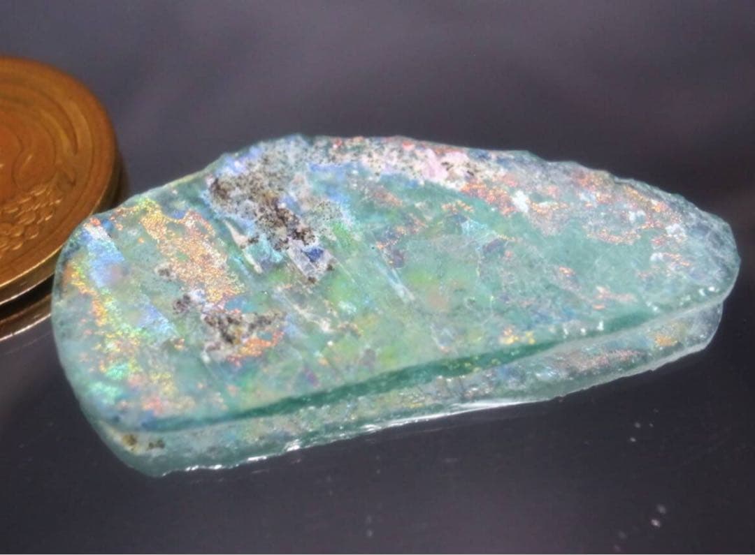 11.38ct 新品・2000年の時を超えた神秘・銀化が綺麗な天然ローマングラス