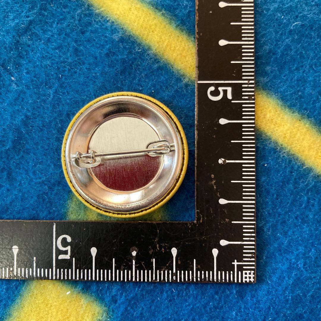 バッジ　ラッキーピエロ　ハンバーガー　黄色