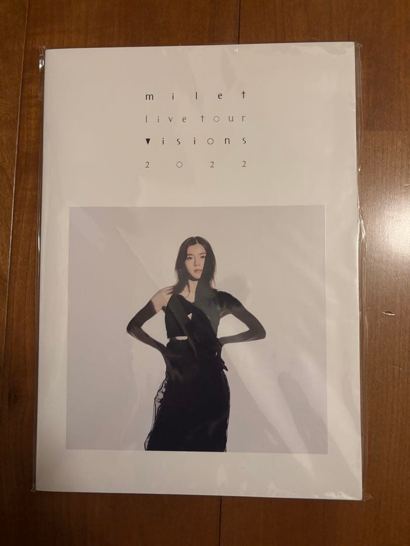 milet live tour visions 2022 フォトブック　写真集