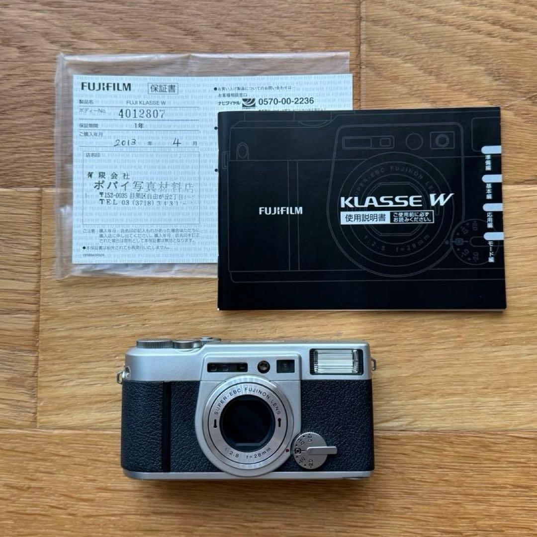 FUJIFILM KLASSE W シルバー（レザーケース・ストラップ付き）