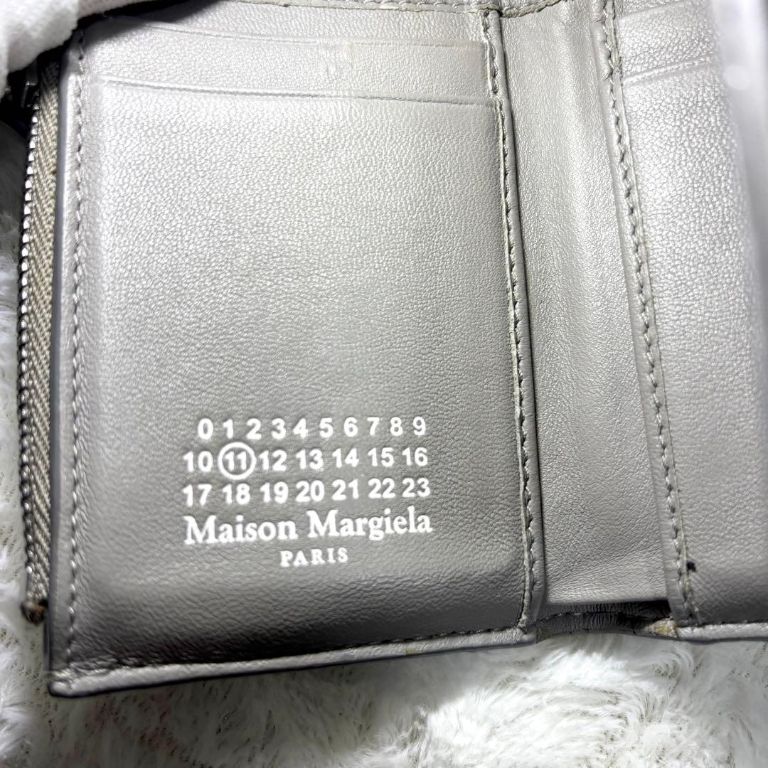美品✨　【マルジェラ】折り財布 グラムスラム カレンダー オールレザー グレー