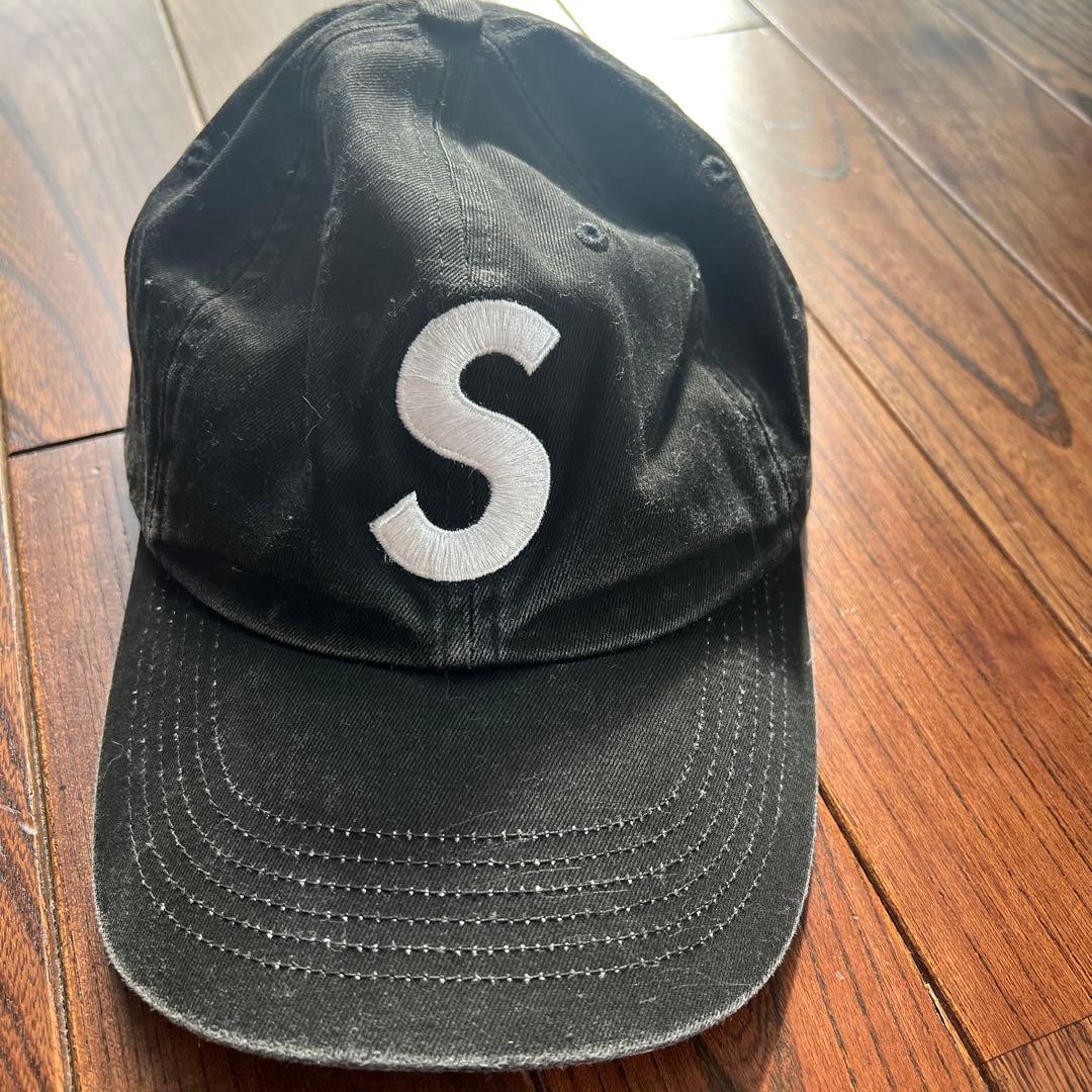 SUPREME S刺繍キャップ 黒