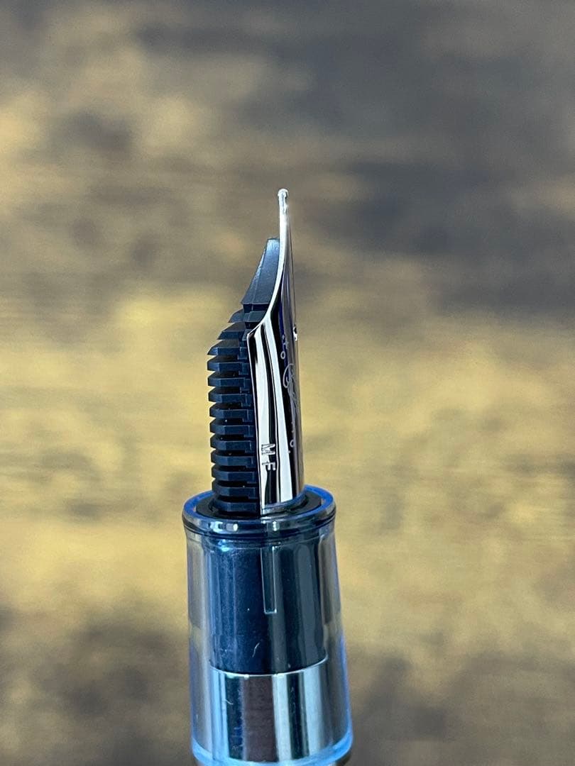 未使用　カ.クリエ プレミアムクロス×プロフェッショナルギアスリム 海月　万年筆