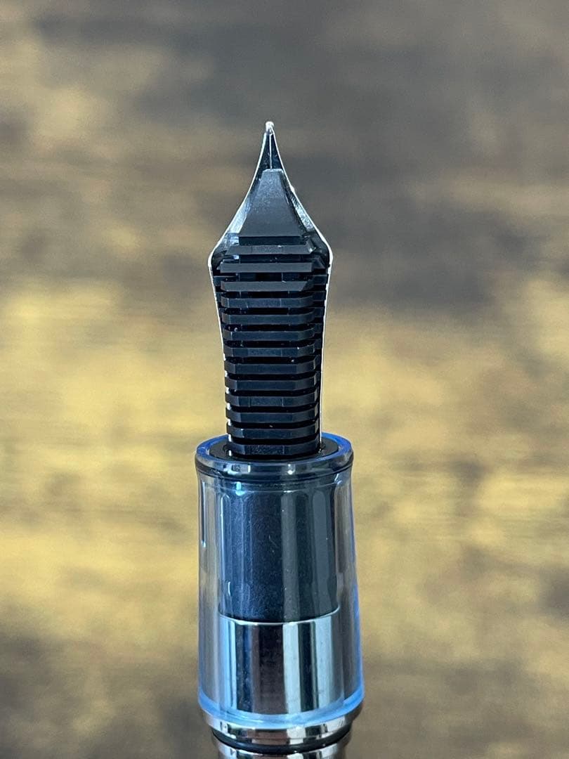 未使用　カ.クリエ プレミアムクロス×プロフェッショナルギアスリム 海月　万年筆