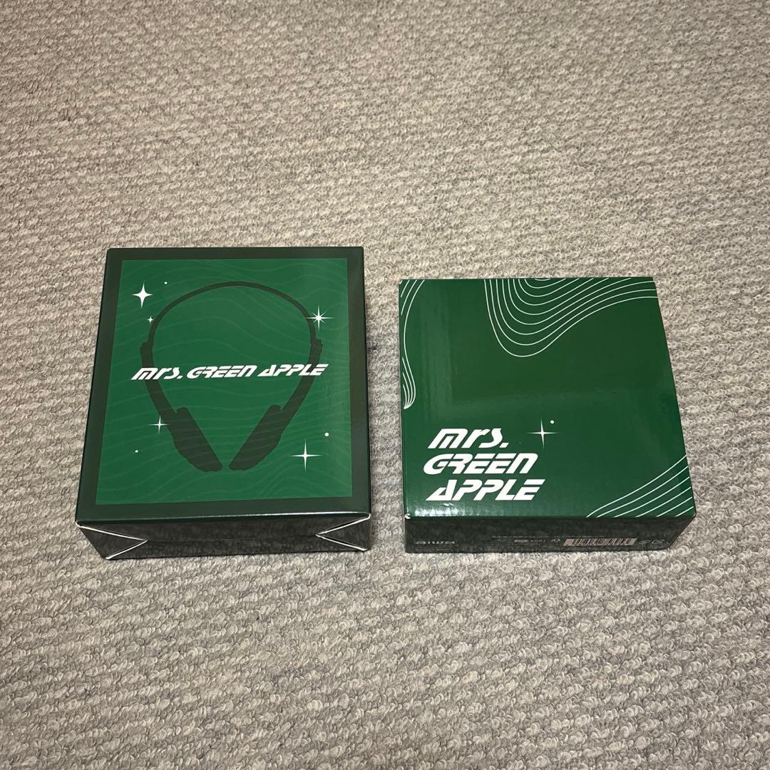 ミセス ヘッドホン 、ポータブルCDプレイヤー、ショルダーバッグ3点セット