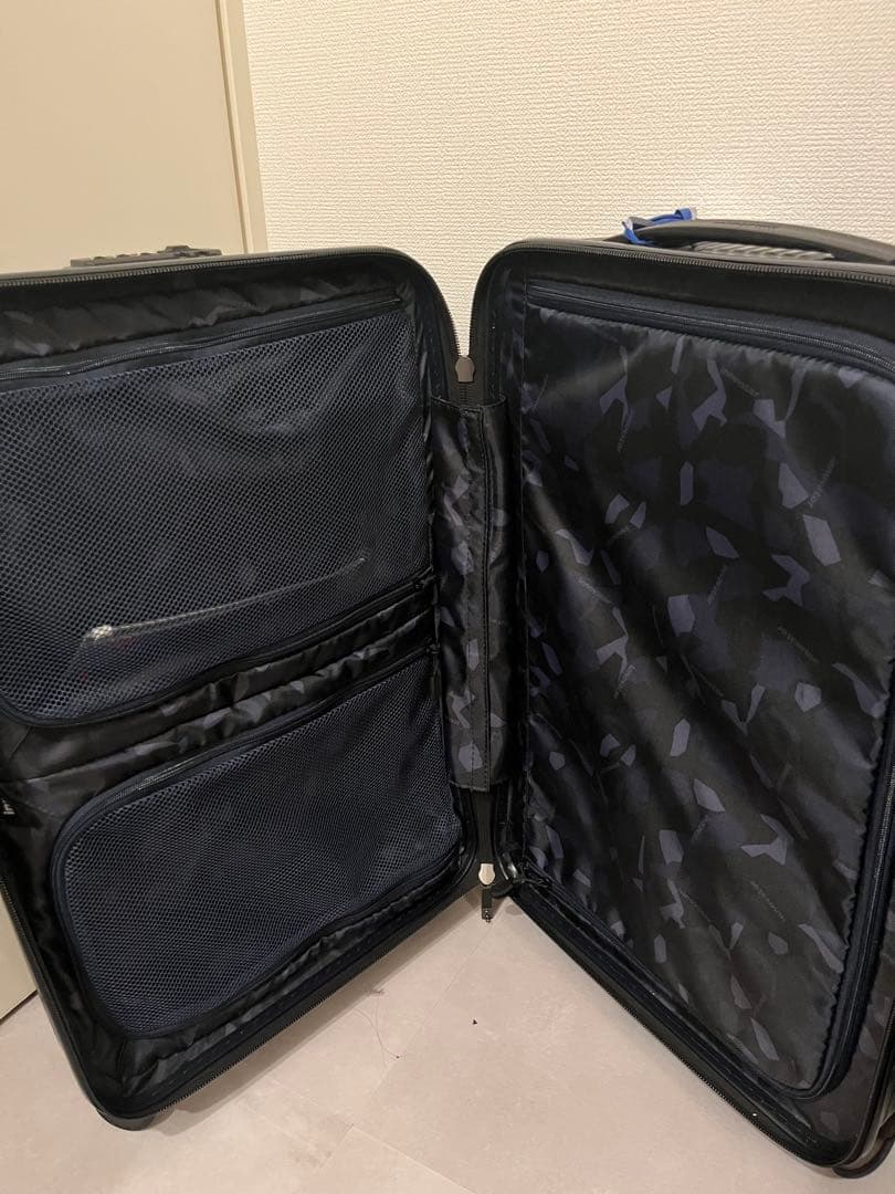 イノベーター INV60 62L ダークネイビー