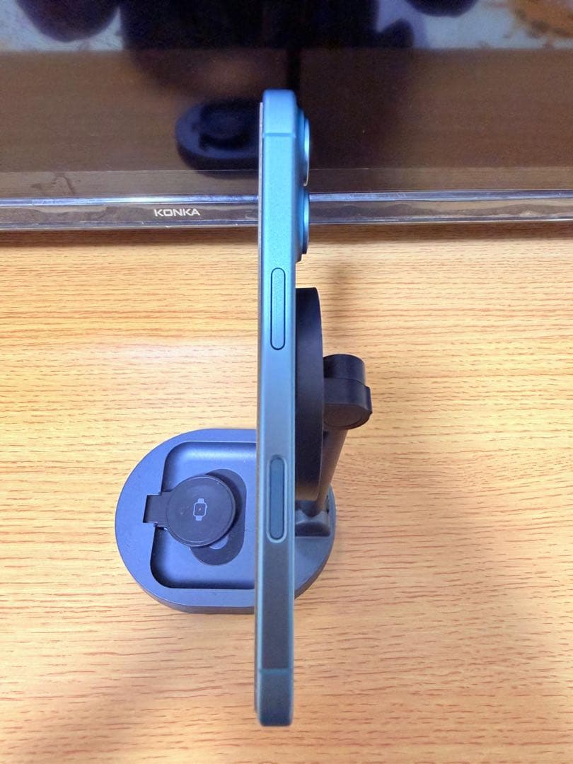 Apple iPhone 16 Tile 本体