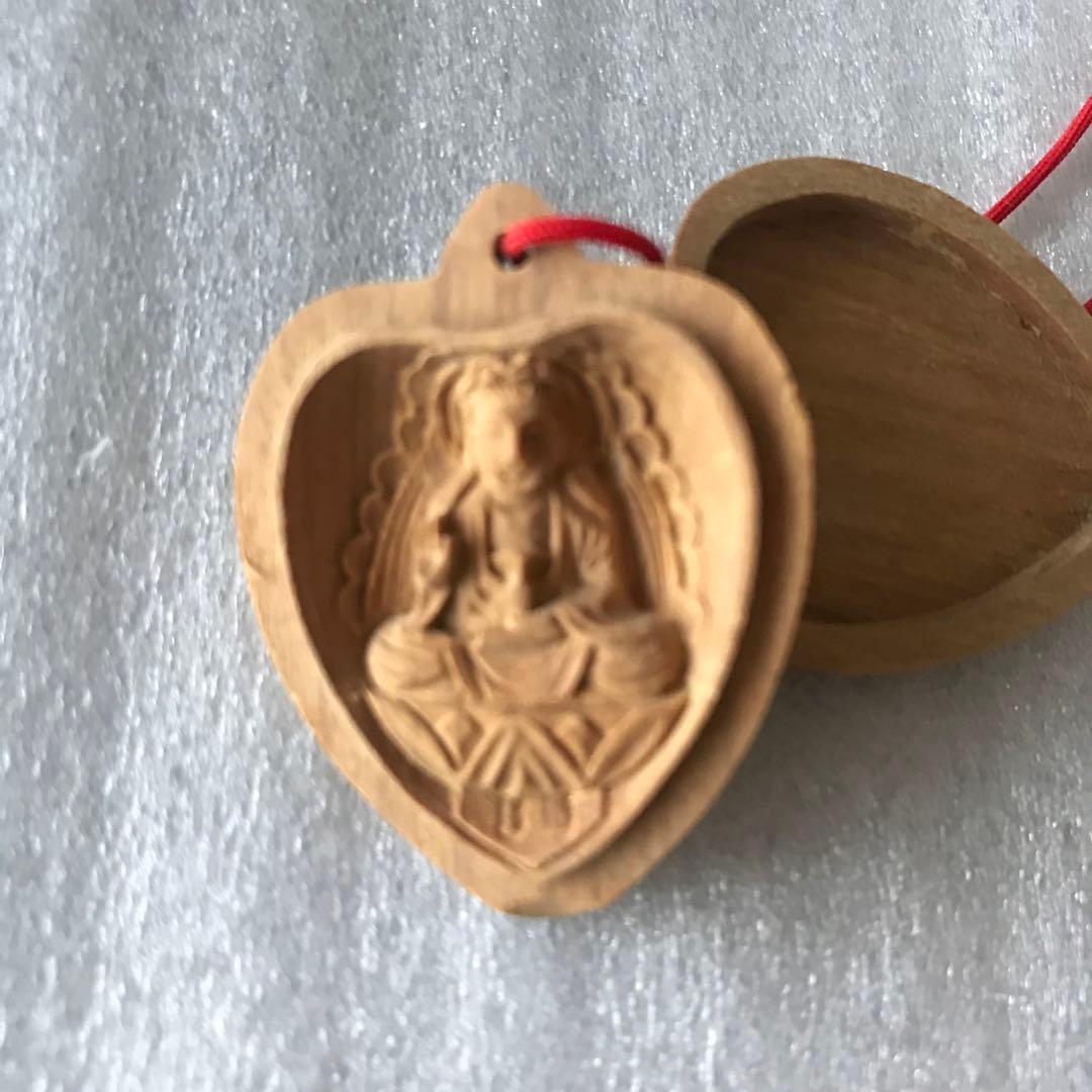 薬師如来　白檀木製ハート型お守り　懐中お守り