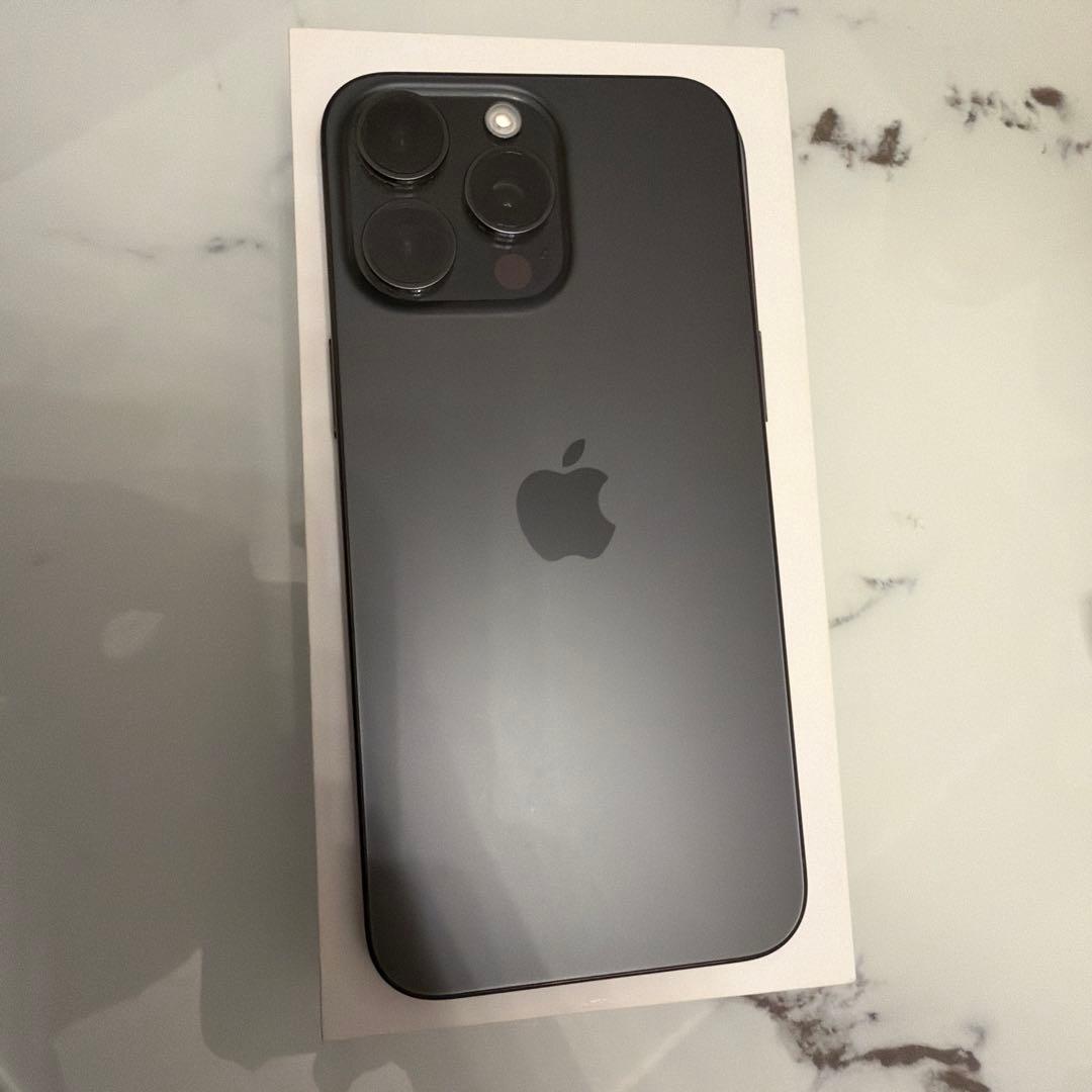 UMI　美品　iPhone15promax 256GB ブラック　箱付き