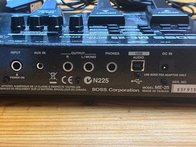 BOSS ギター用マルチ・エフェクター ME-25