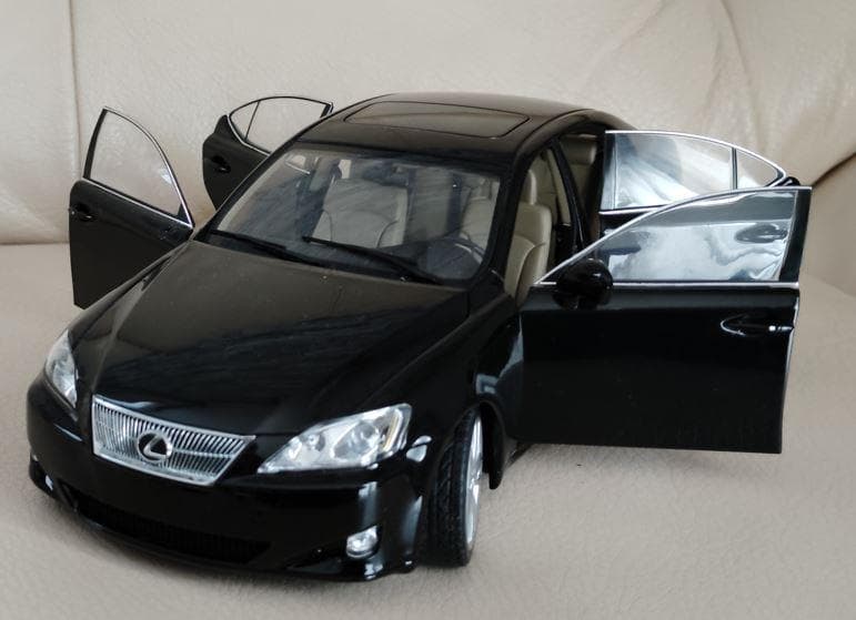 【送料無料】 1/18ミニカー　レクサスIS350 Auto art 黒 中古