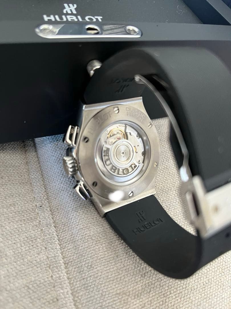 未使用品　HUBLOT クラシックフュージョン　521.NX.1171.RX