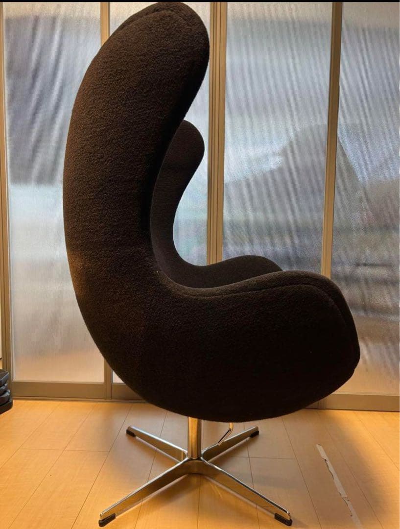 アルネヤコブセン　エッグチェア(ロッキング機能付き)