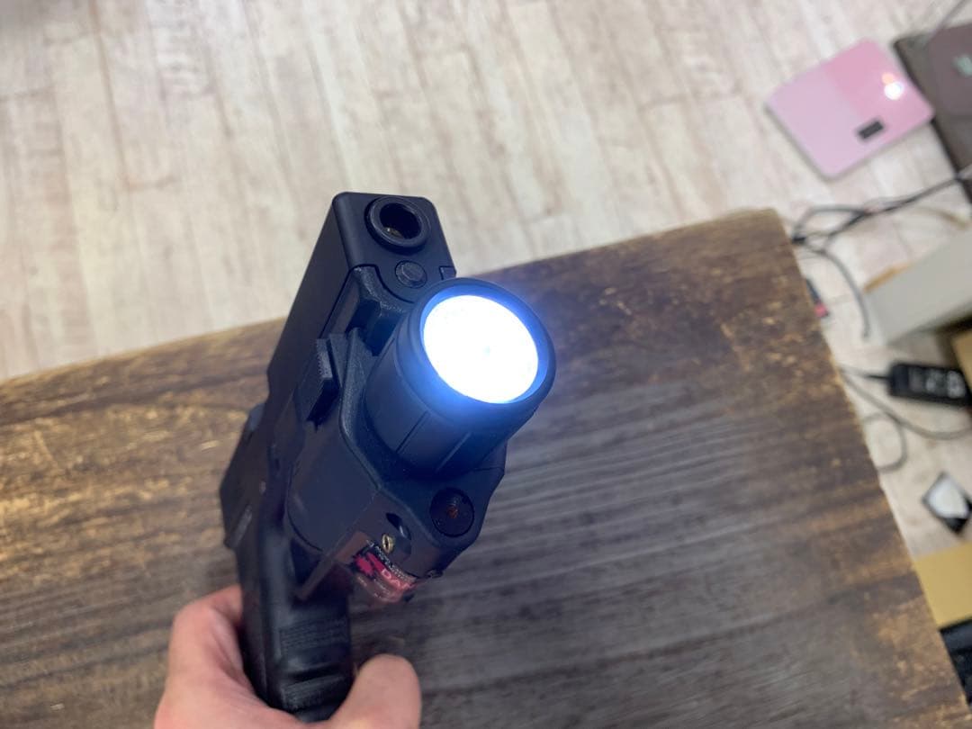 東京マルイ Glock 18Cレーザーサイト付き