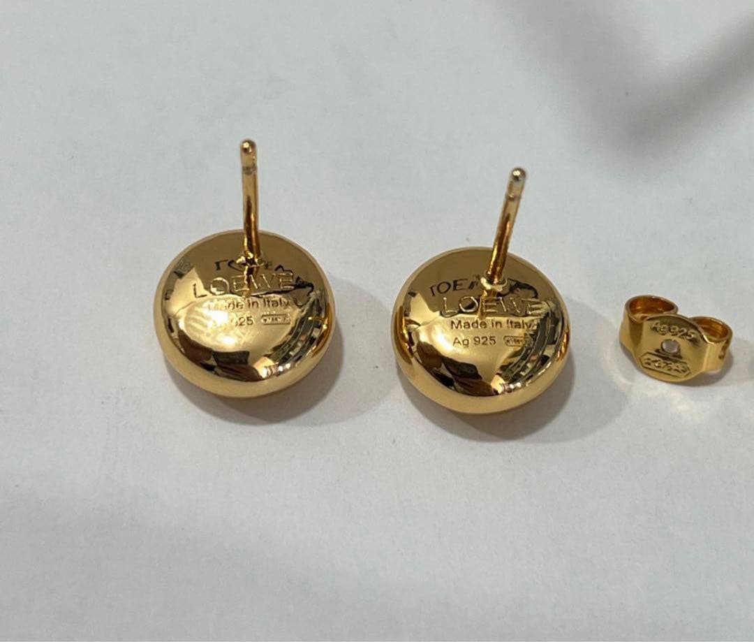 LOEWEアナグラム ぺブル スタッドピアス