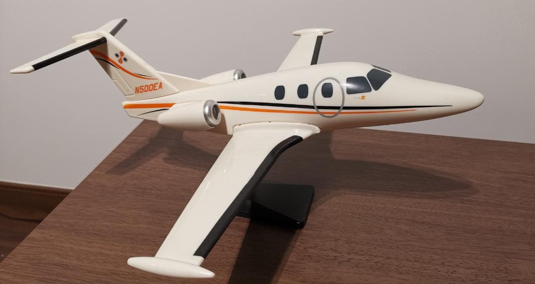 エクリプス500 (Elipse 500)VLJ 航空機模型 スケール 1/24