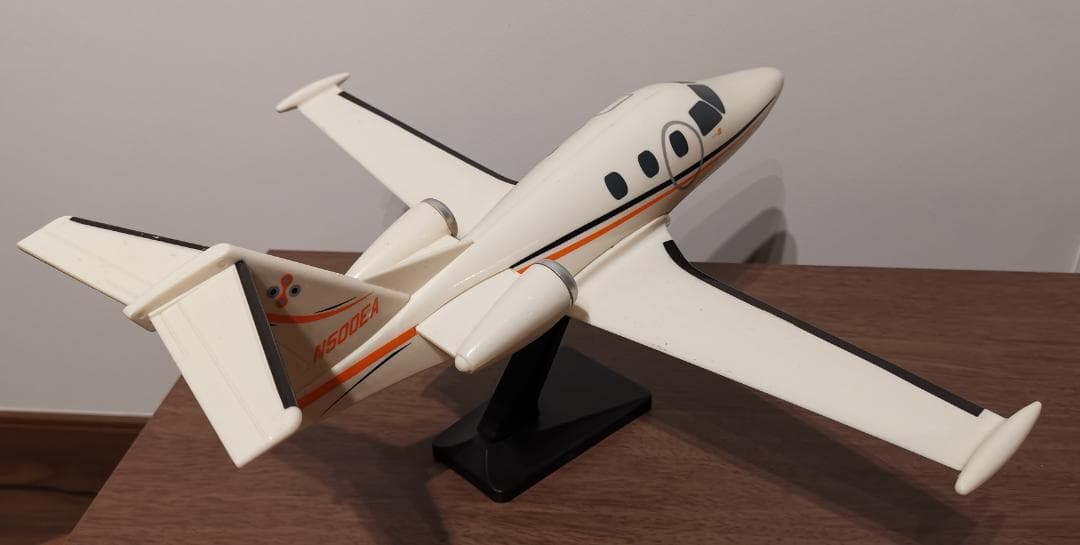 エクリプス500 (Elipse 500)VLJ 航空機模型 スケール 1/24