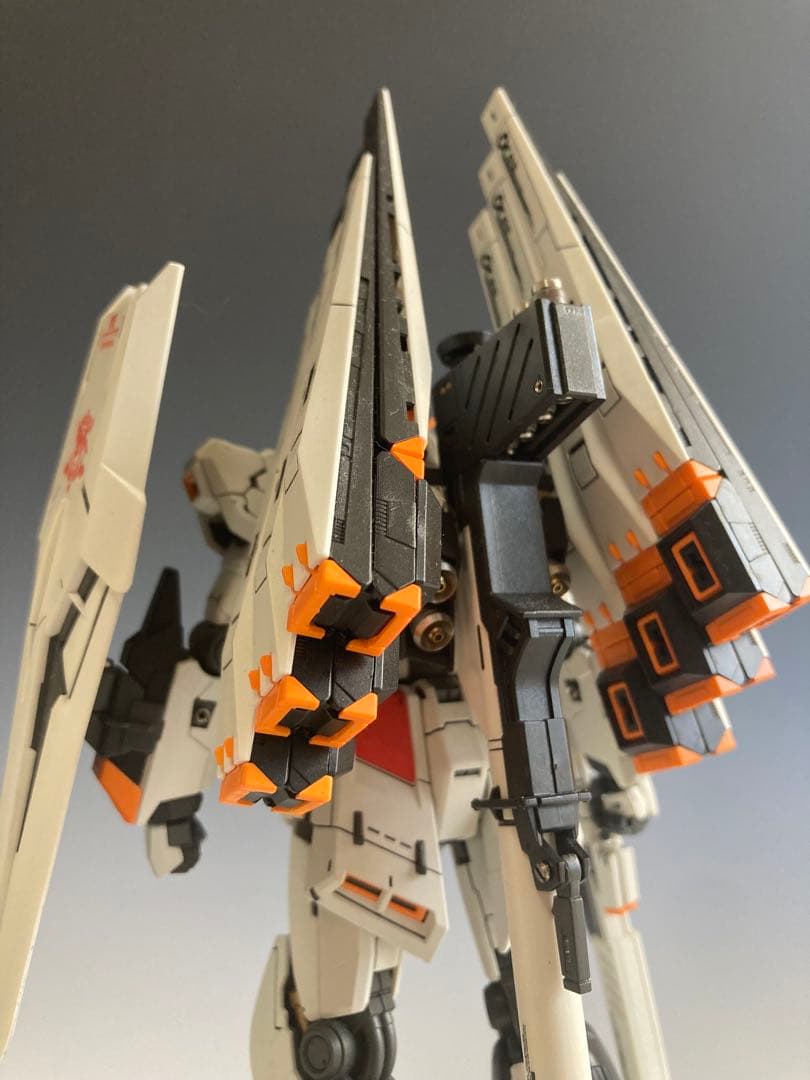 RGニューガンダム　完全塗装品　ガンプラ完成品