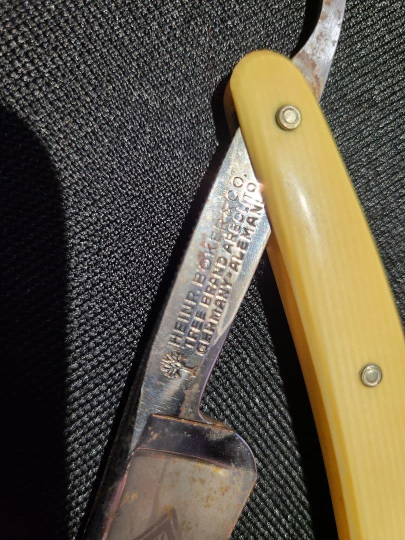 プロ理容師用剃刀　旧型　アンティーク
