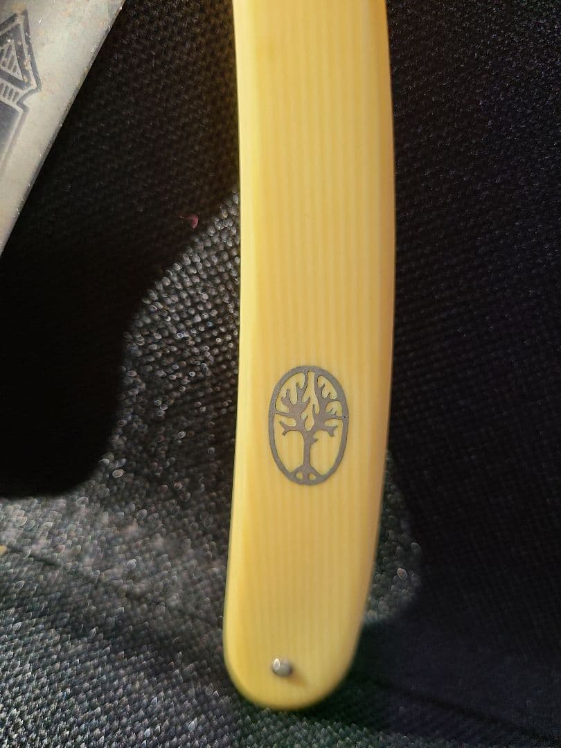 プロ理容師用剃刀　旧型　アンティーク