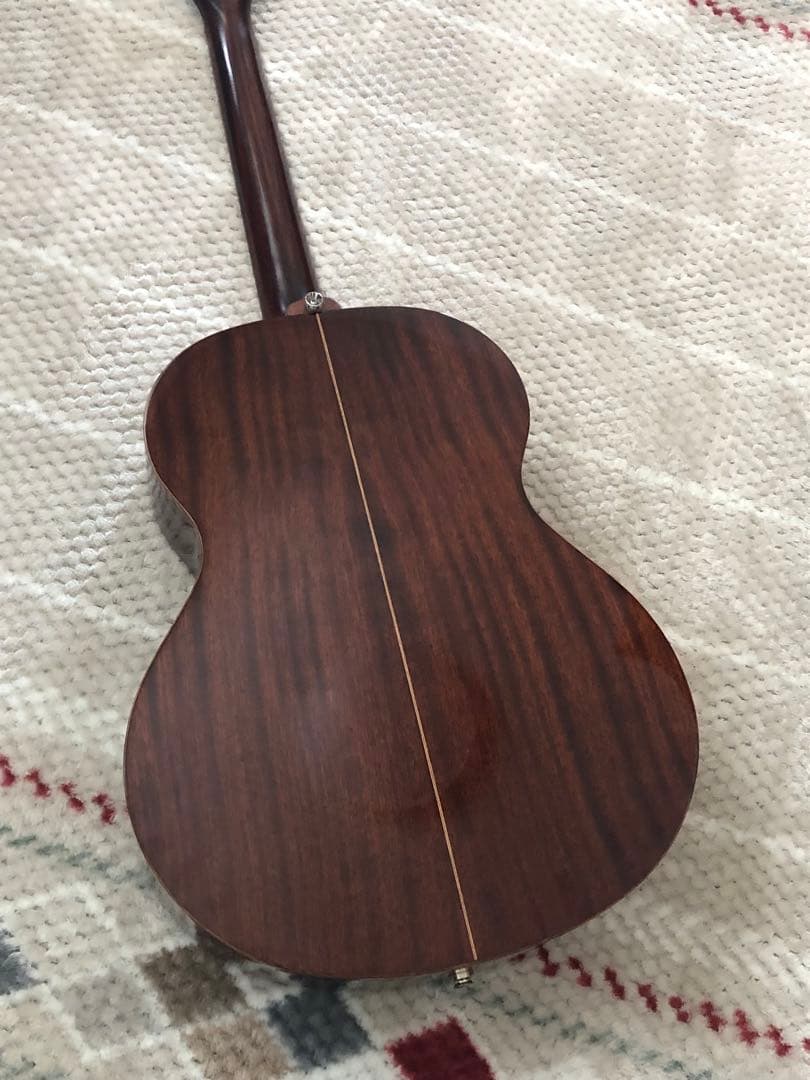 嘉彦です♪James J800ANAT アコースティックギター