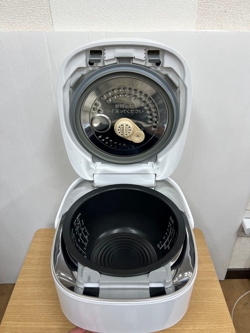 TOSHIBA 真空圧力IH炊飯器 RC-10VQL 2017年齢