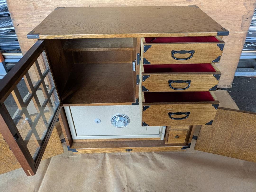 木製箪笥 4引き出し 格子窓付き（金庫付）