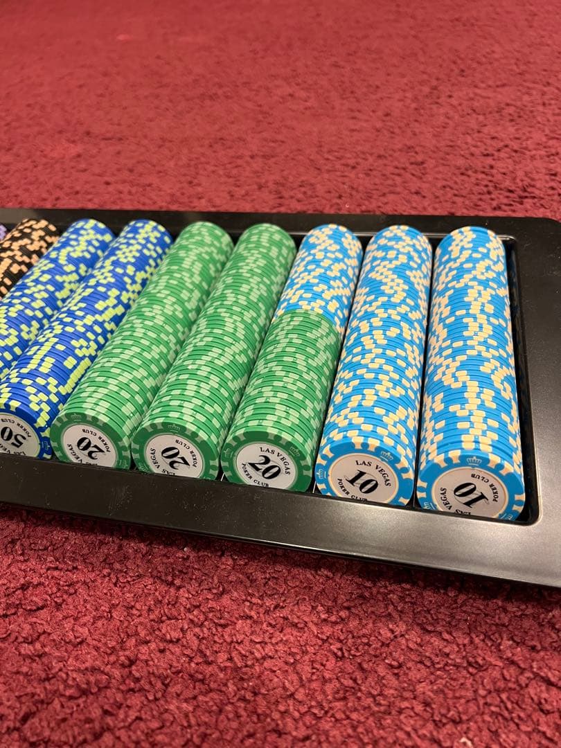 【新品】ポーカーチップ500枚セット（トレー付き）