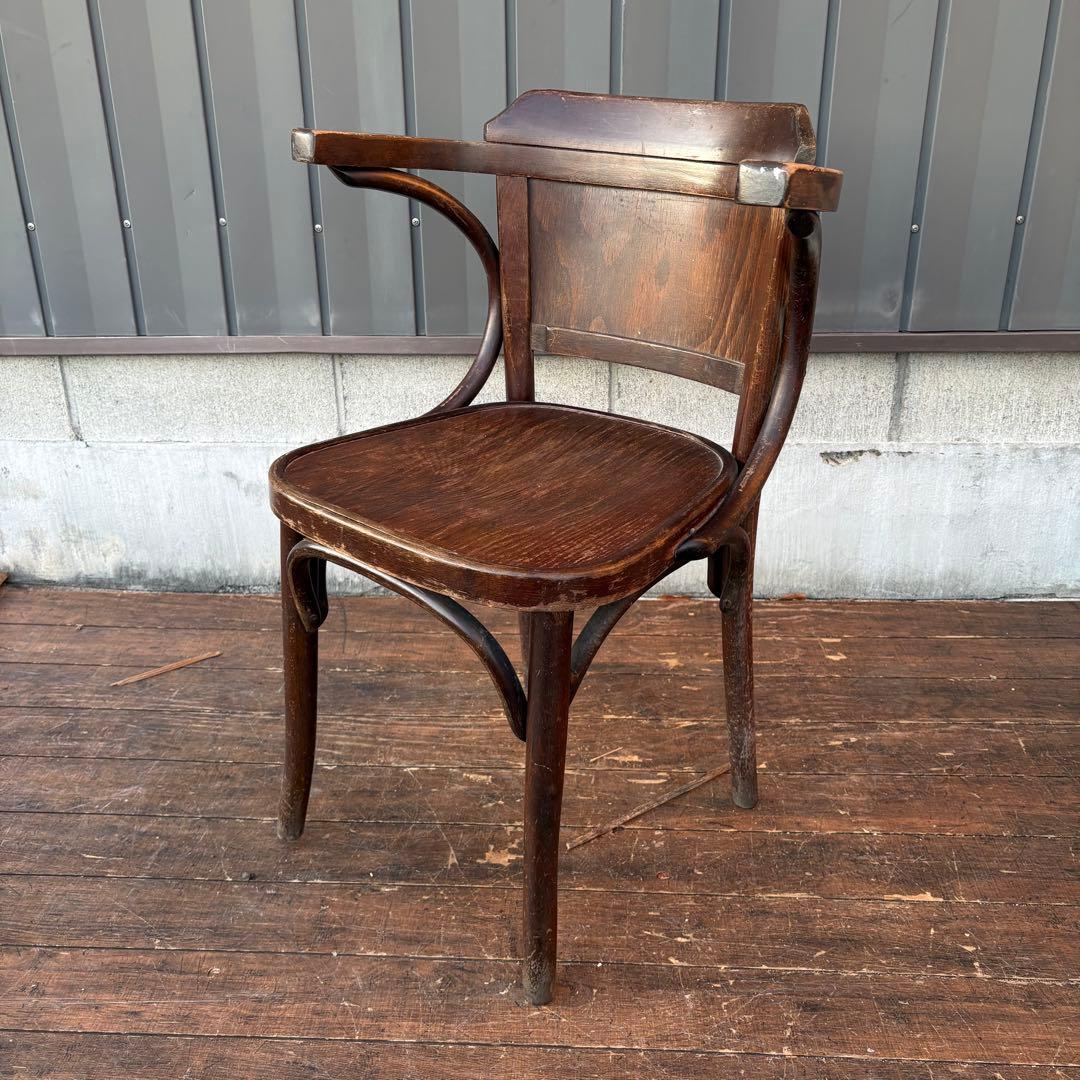 ②ルーマニア製 ヴィンテージ ベントウッドチェア アームチェア 曲木椅子 カフェ