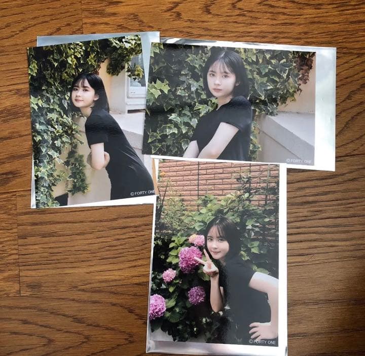 畑芽育　直筆サイン入り　写真入れ