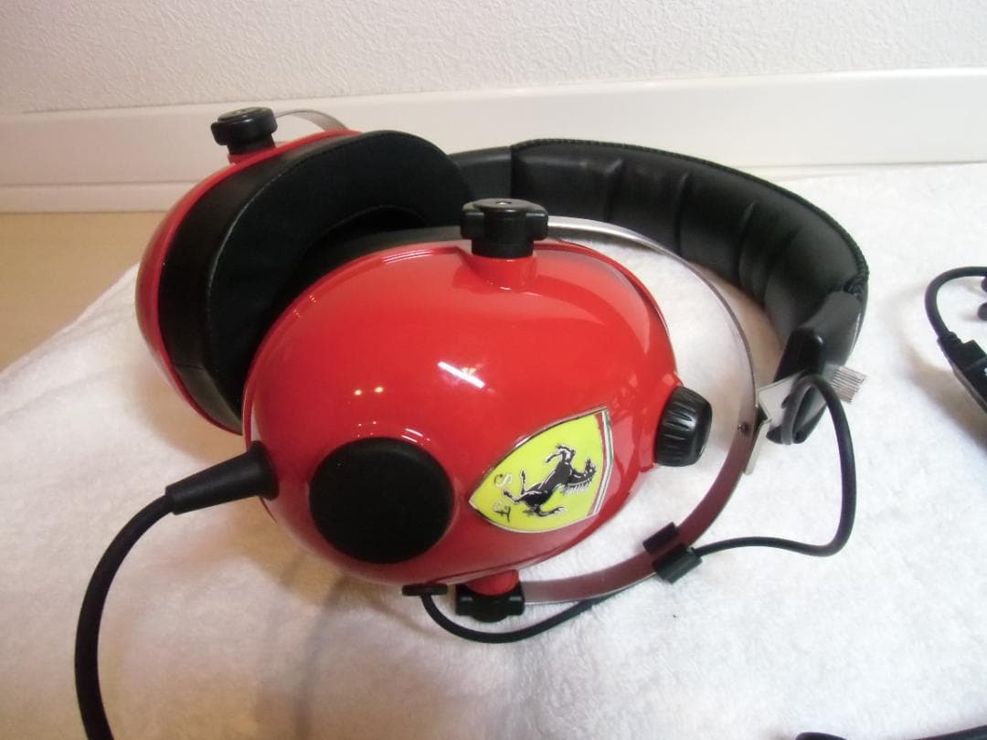 フェラーリ ゲーミングヘッドフォン THRUSTMASTER T.RACING