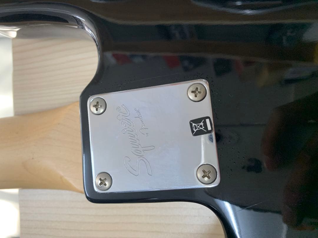 Squier Jazz Bass ブラック