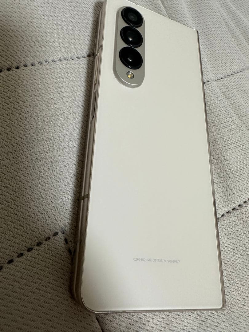 Galaxy zFold4 SIMフリー256GB本体