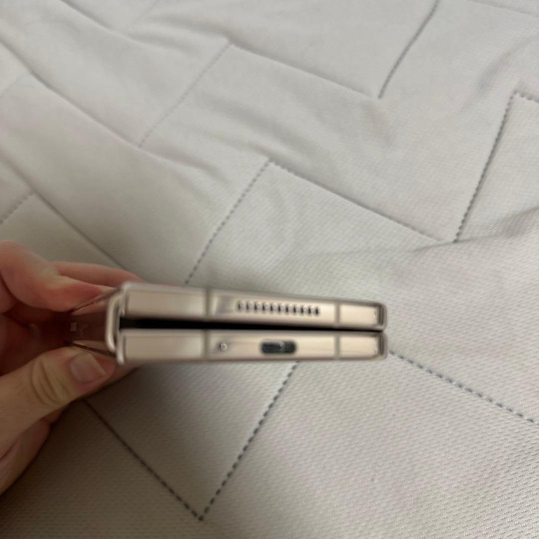 Galaxy zFold4 SIMフリー256GB本体
